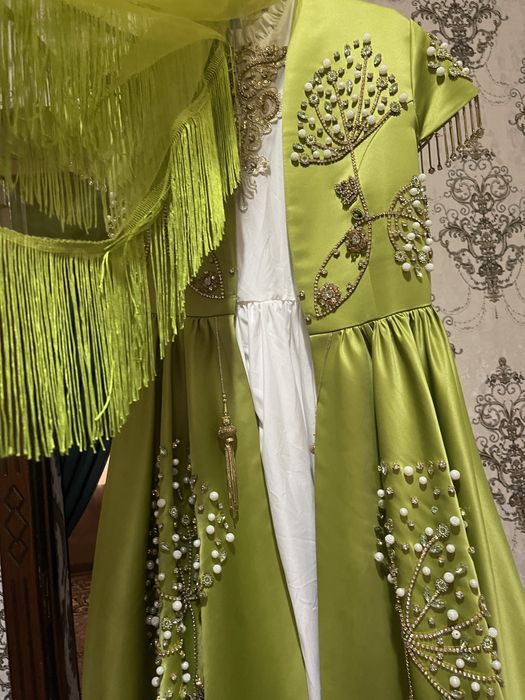 Ансанбил,сари,тиллакош