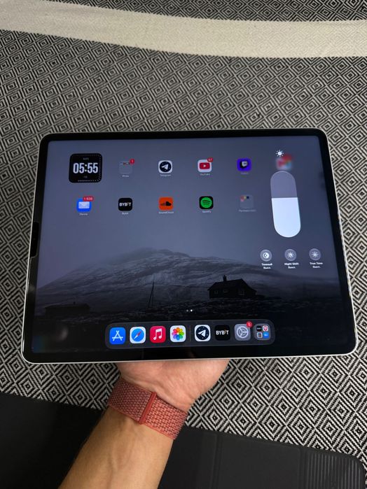 iPad Pro 12.9 Дюймов на процессоре M1
