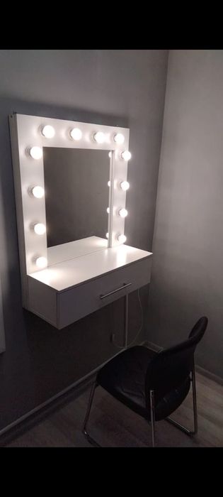 Продам визажное зеркало