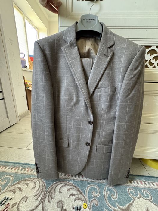 Продам Мужской костюм