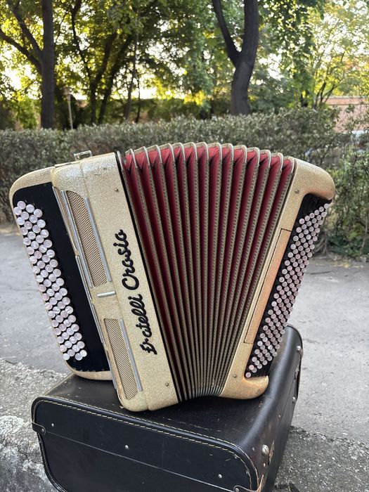 Acordeon  armonica italian cu Fratelio Crosio cu 120 de basi