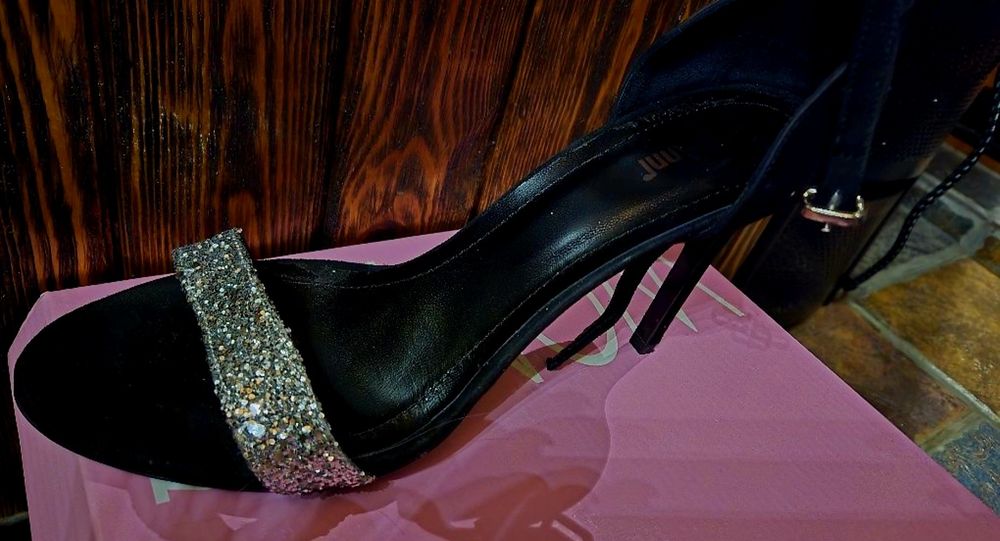 Невероятни дамски обувки на ток