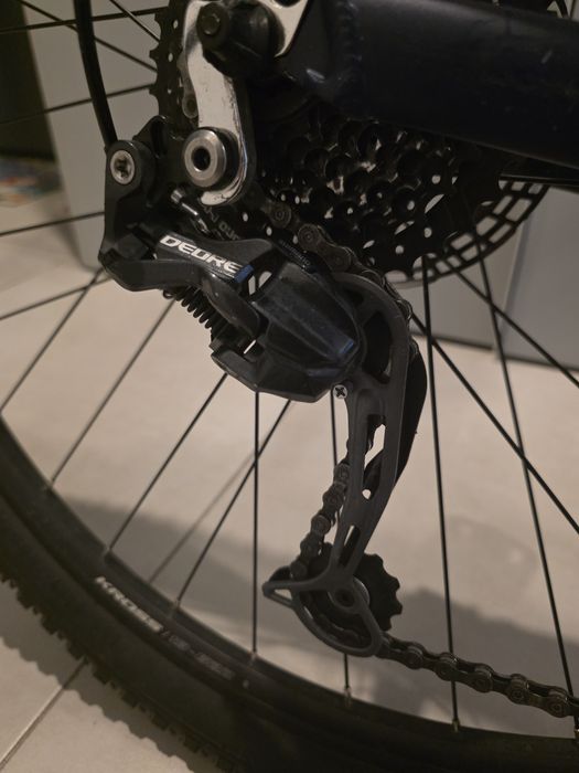Bicicleta Kross, mărimea M, roți de 29 inch, anvelopă nouă Continental (am factura și bonul fiscal la bicicletă).