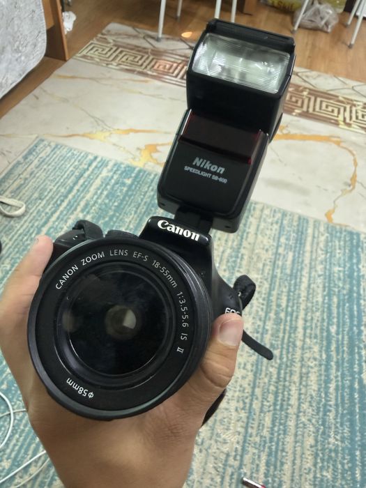Camera Canon E1100D