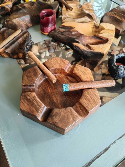 Арт пепелник за пури от орех