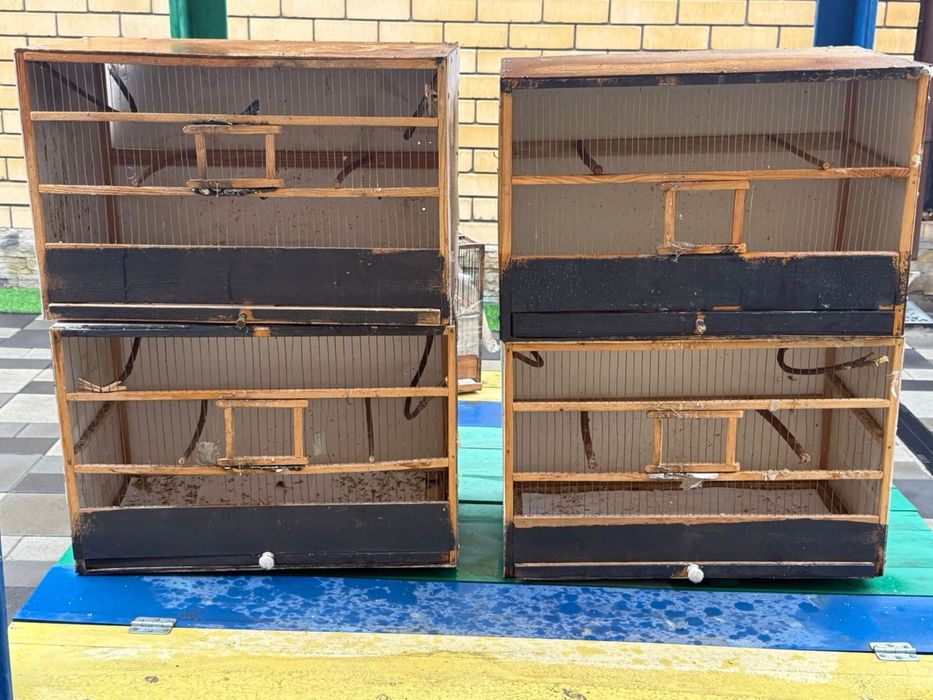 Продам клетки в отличном состоянии