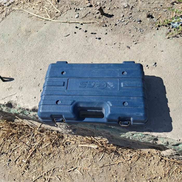 Продаётся Алмазный бур состояние отличное, якор меняли один раз .