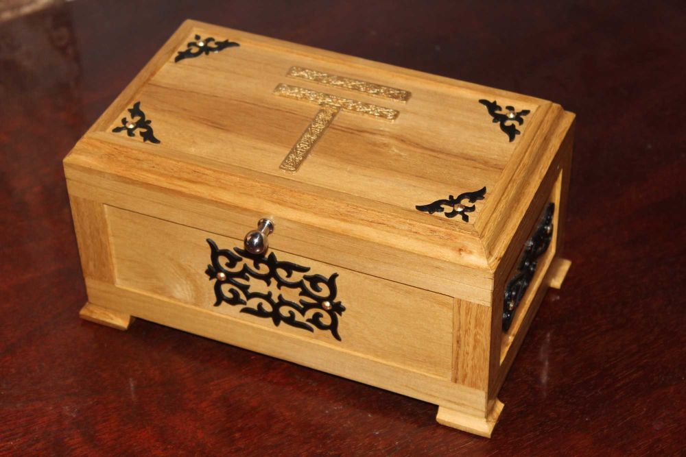 Шкатулка (купюрница)