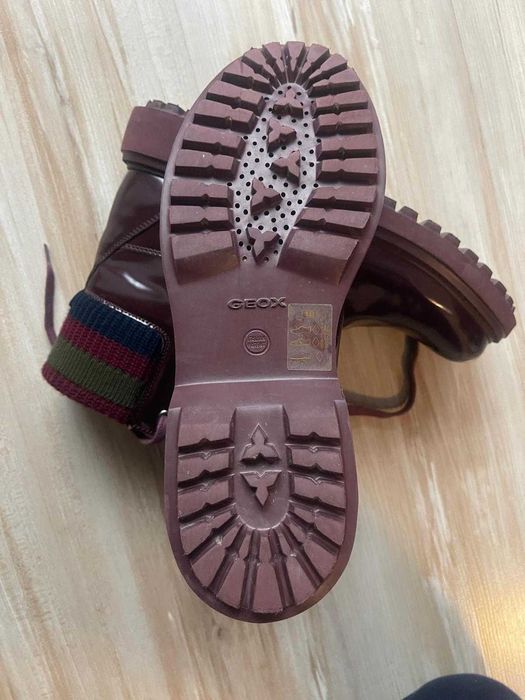 Ghete de toamna GEOX, noi, marimea 39 culoarea visinie