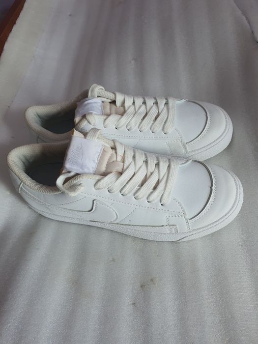 Красовки новые. Белые