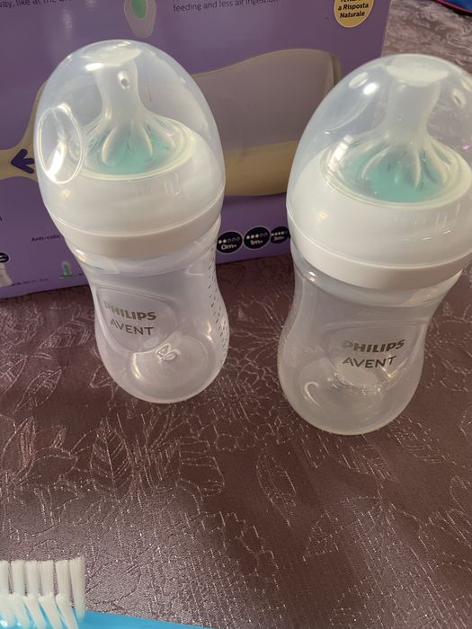 Бебешки комплект шишета и биберони марка Филипс