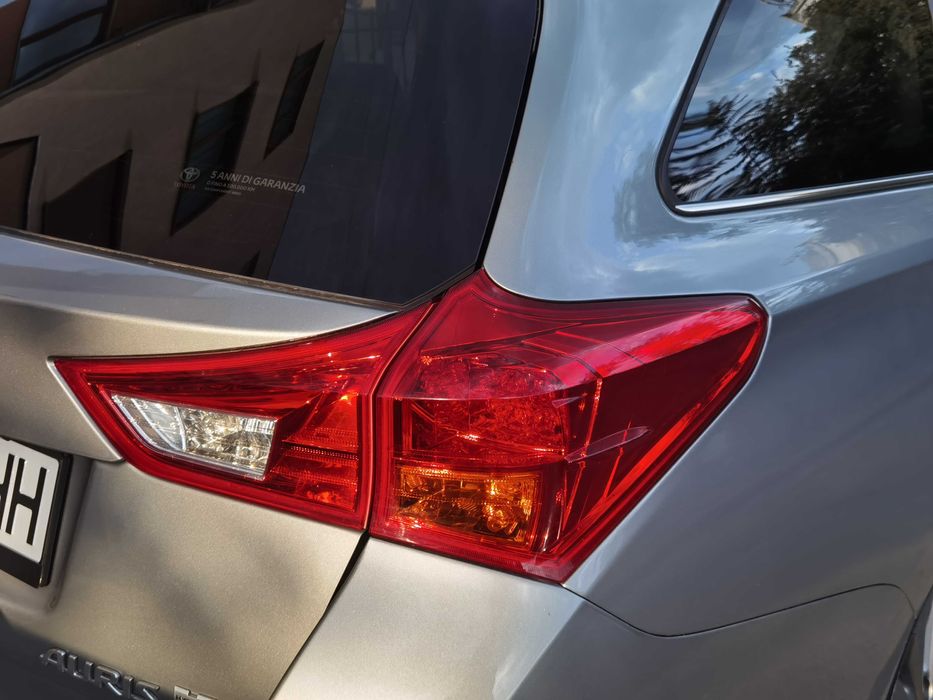 Toyota auris led стопове