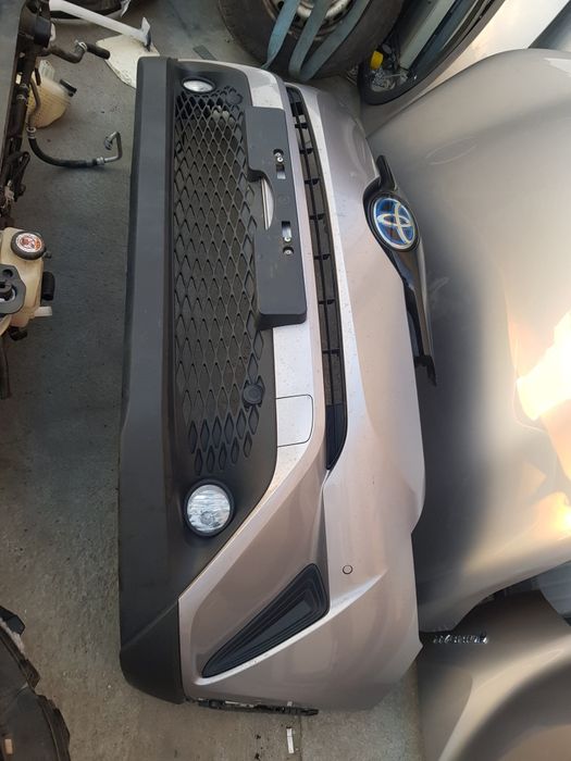 Fata completa toyota c-hr chr 2018 . bara capota trager faruri aripi