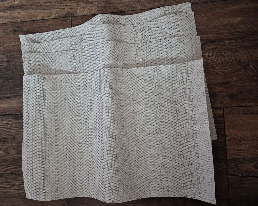 Двулицева подложка за сервиране в красив сив цвят 4бр.