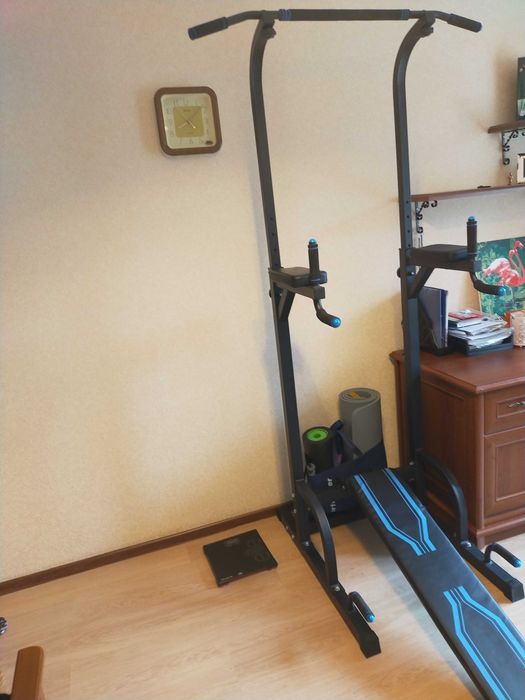 Тренажер с турником