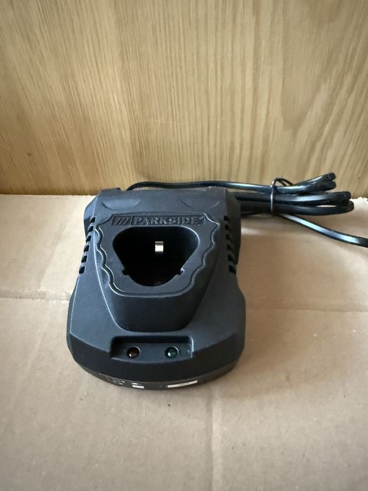 Зарядно за 12 волта батерии парксайд parkside х12в