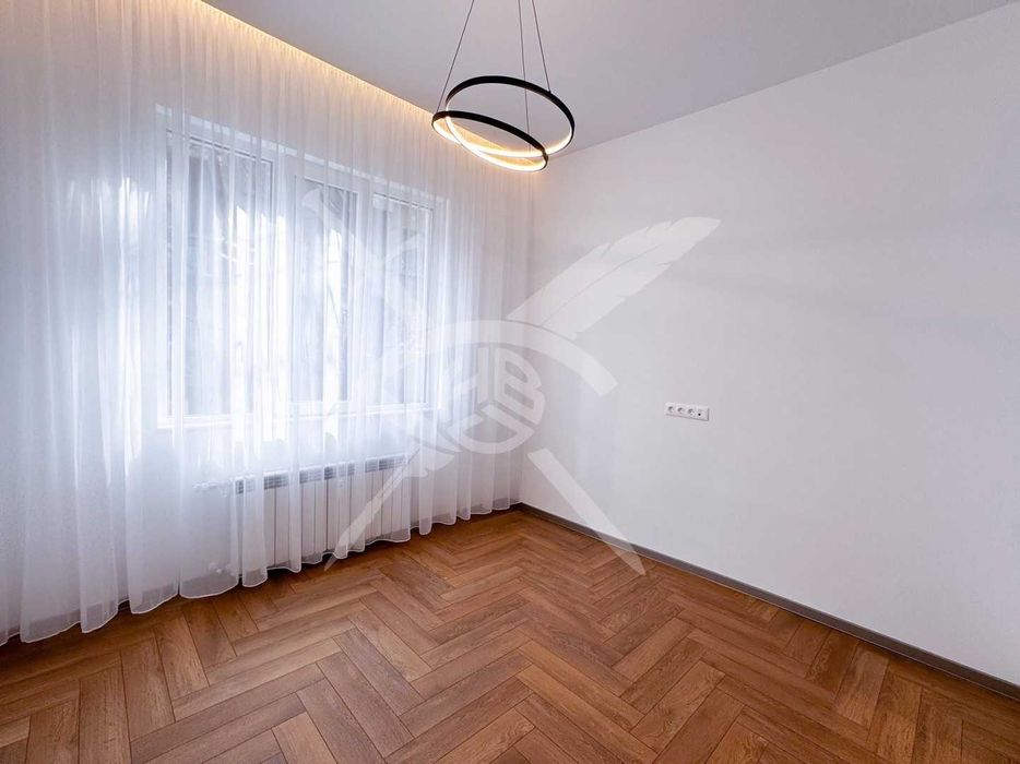 Продава се Тристаен апартамент в София, Център - 90 кв.м за 2805 €/кв.м - Снимка #10