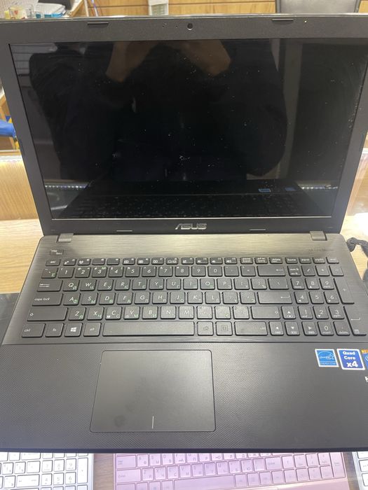 Asus hamma joyi ishlaydi