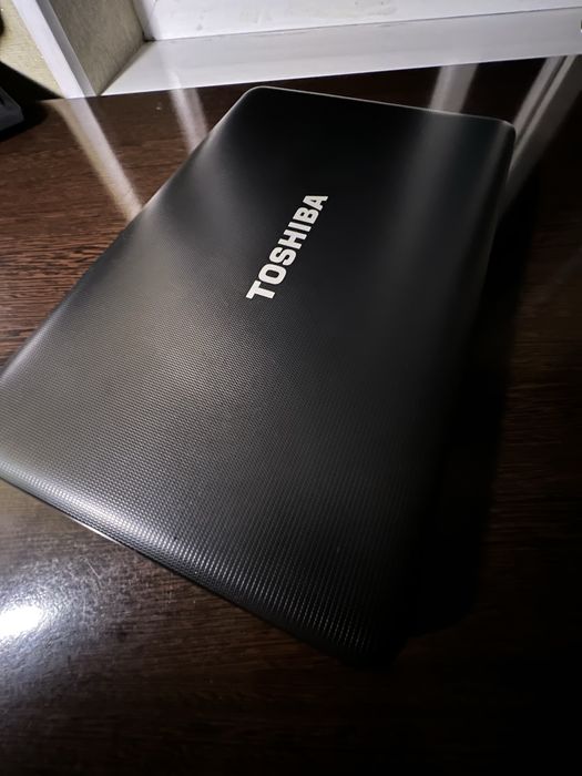 Ноутбук Toshiba в хорошем состоянии