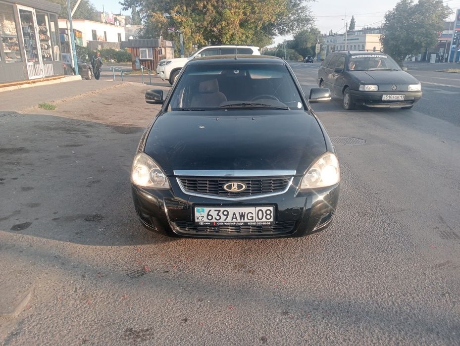 Приора хэтчбек люкс