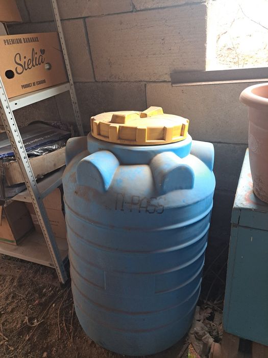 Пластиковая ёмкость