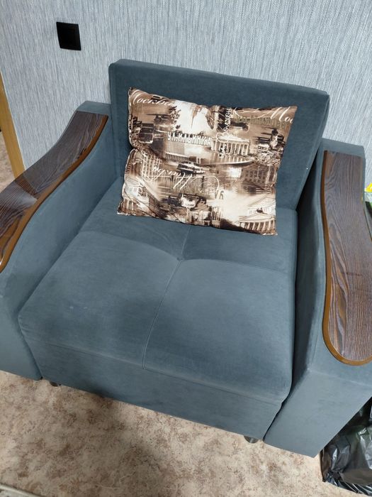 Уголок диван и два кресла