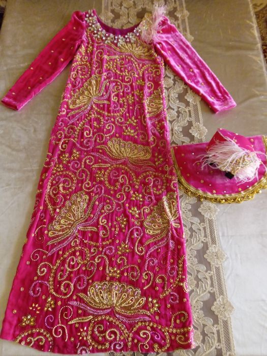 Национальная Платя