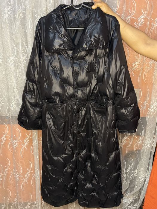 Куртка, размер 42-44, узын қара түсте.