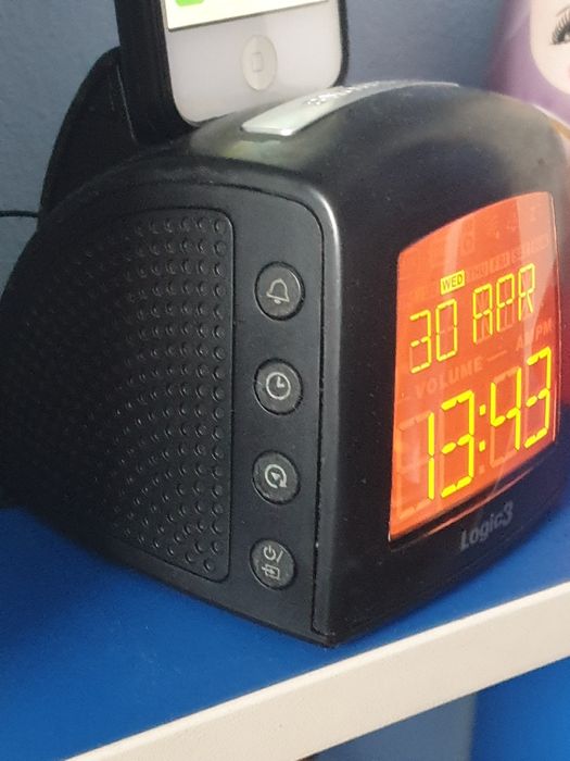 Radio ceas camera
