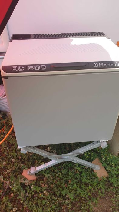 Elektrolux хладилник 33L за  на газ ,12v и 220v