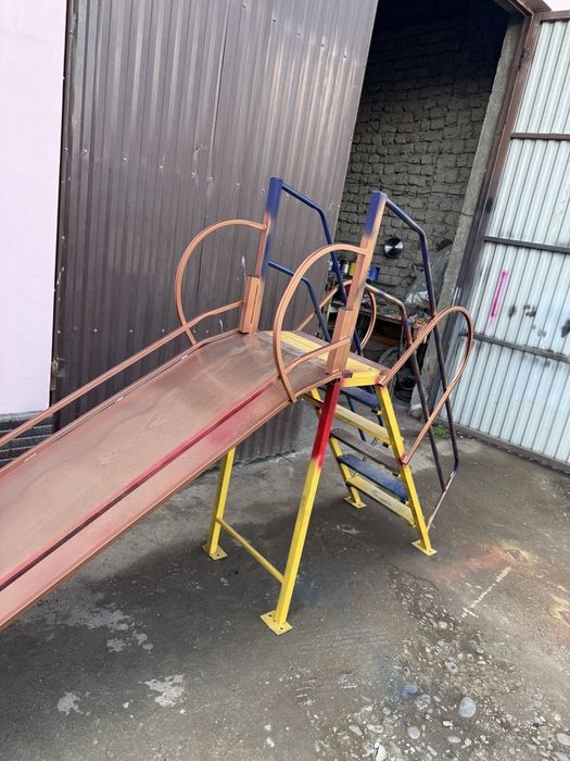 Bolalar stol stul kachila playground slide va boshqa jihozlar