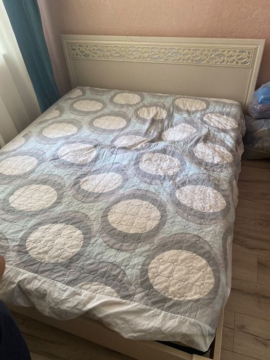 продам кровать большую