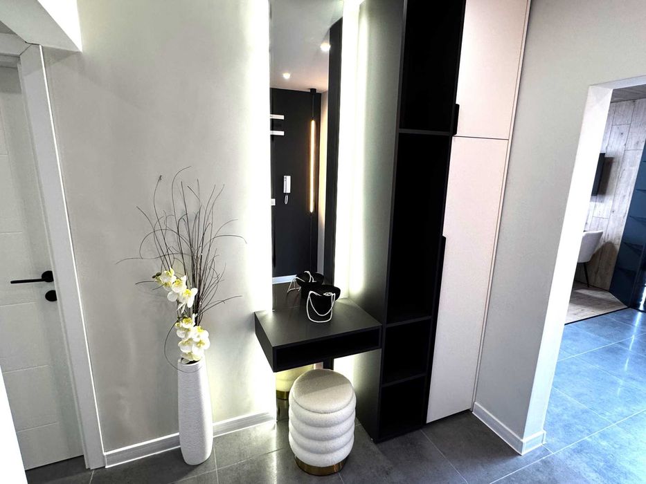 Дава се под наем Тристаен апартамент в София, Гоце Делчев - 75 кв.м за 329900 € - Снимка #13