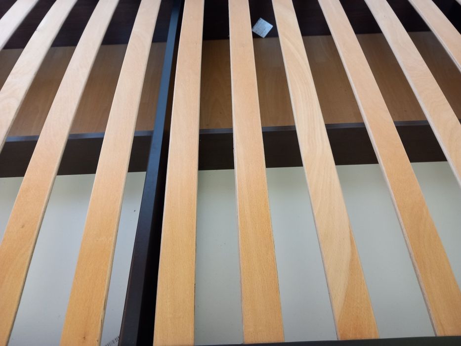 Спалня с подрамка и матрак