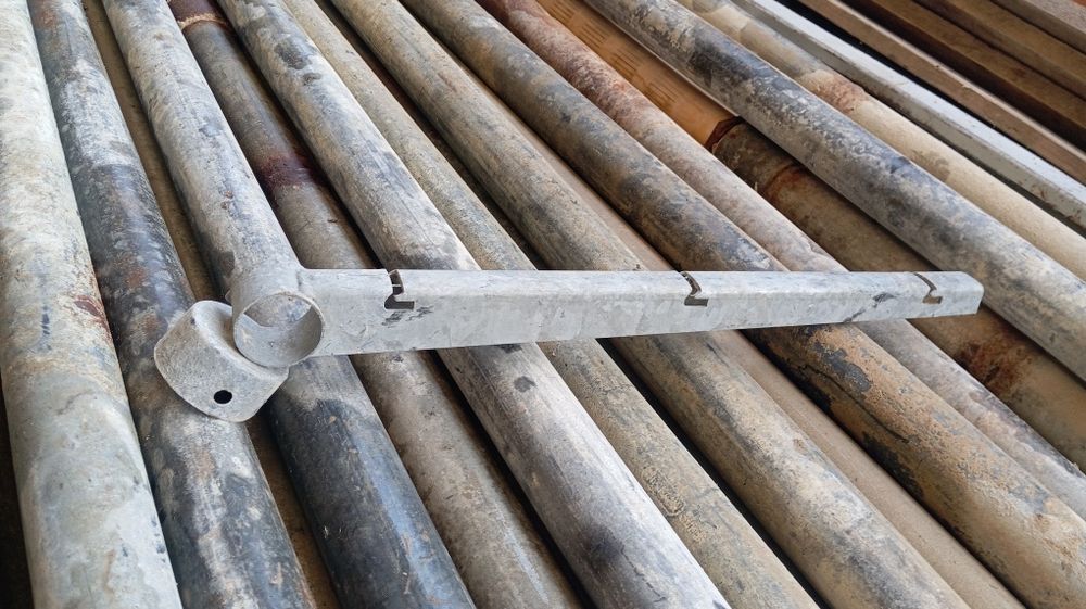 Забор держатель для колючий провулки