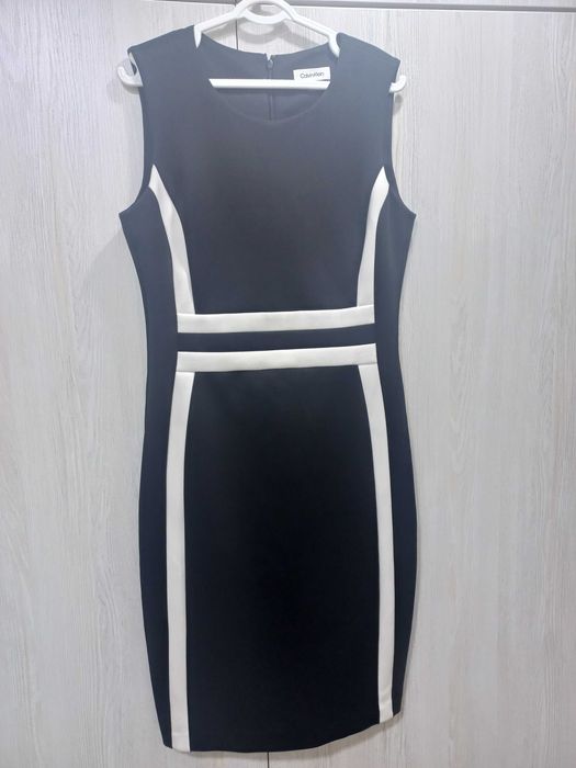 Платье элегантная от Calvin Klein / Vetnam