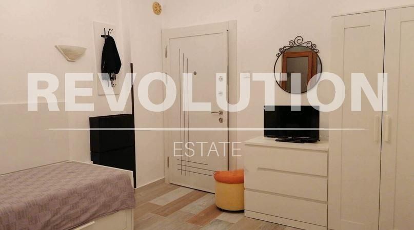 Дава се под наем Двустаен апартамент в Варна, Гръцка махала - 70 кв.м за 600 € - Снимка #2