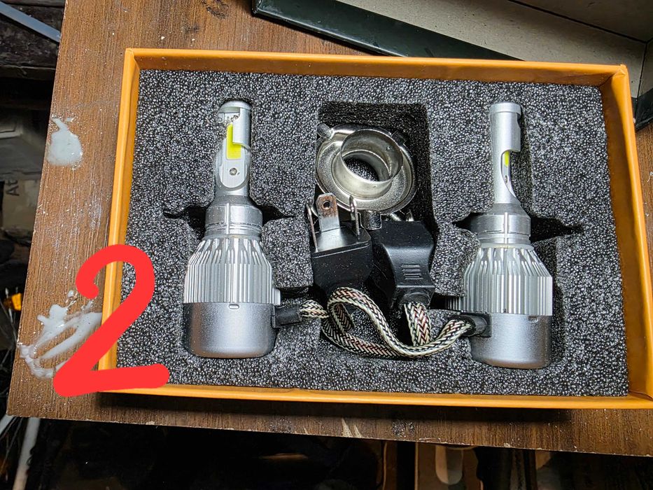 Подарявам ЛЕД крушки H4