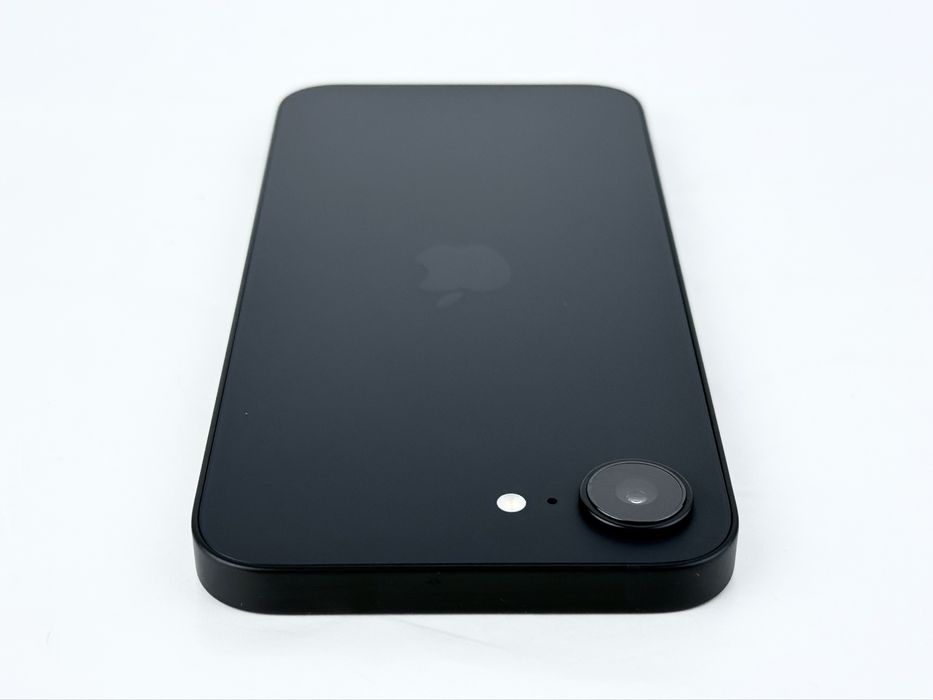 Apple iPhone 16e 128GB Black 100% Батерия! Гаранция!