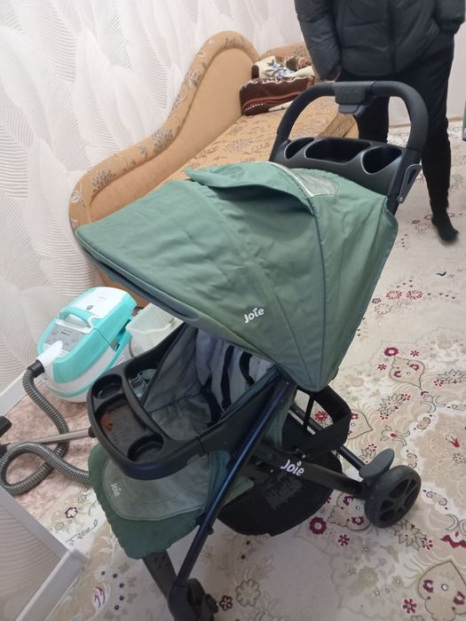 Коляска  отличный  20000тенге