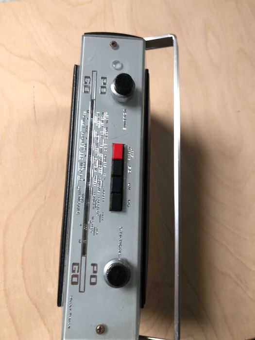 Un vechi receptor radio