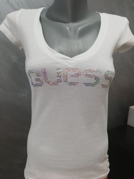Маркова тениска Guess