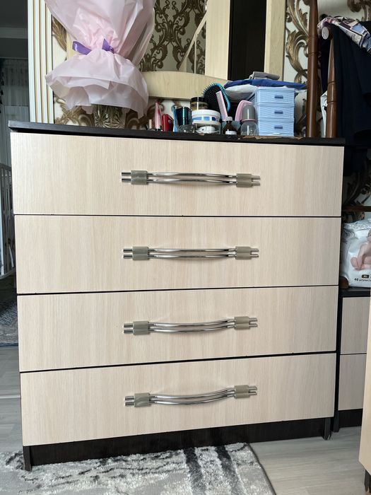 Продам  шифоньер. Комод зеркало &