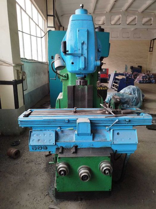 Вертикально фрезерный станок 6Р12