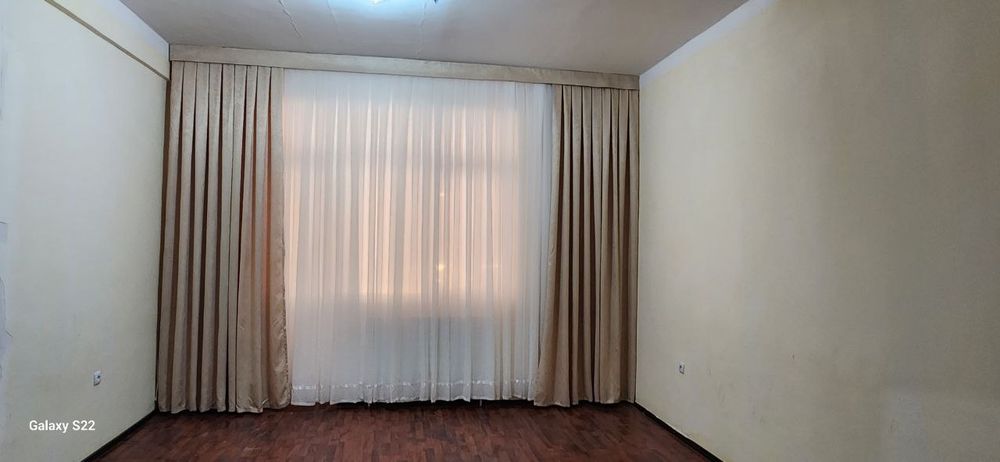 Шахар марказидан квартира сотилади 4 хонали 183кв.м.