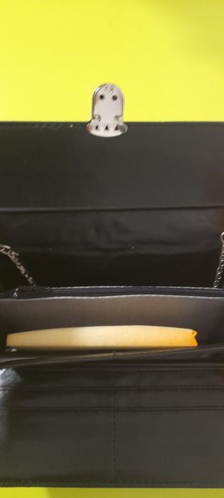 Portofel nou cu lănțișor, tip gentuța