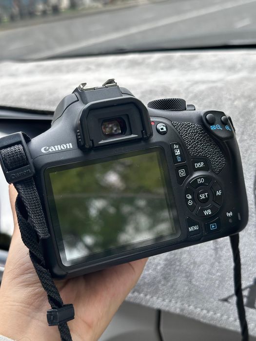 Фотоаппарат Canon 1300 D