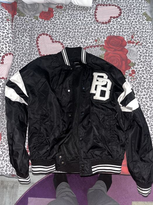 Geaca bomber Pull&Bear alb si negru