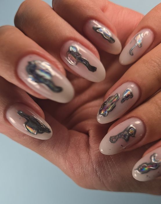 Коледна промоция: Маникюр + Парафинова терапия – празнична цена!