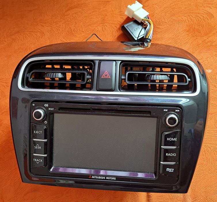 Navigație auto multimedia,mitsubishi space star